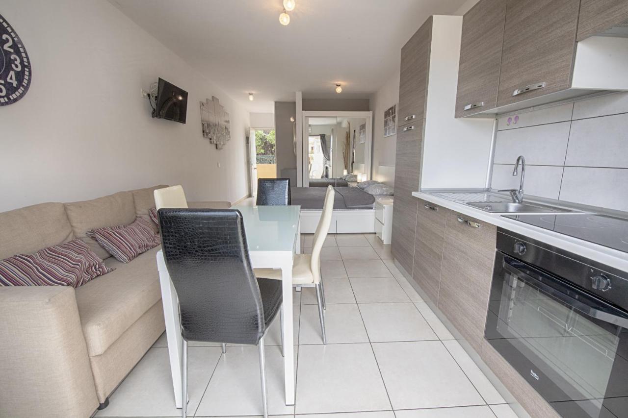 Mareverde Poolview O006 *