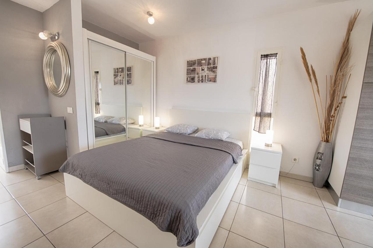Mareverde Poolview O006 *
