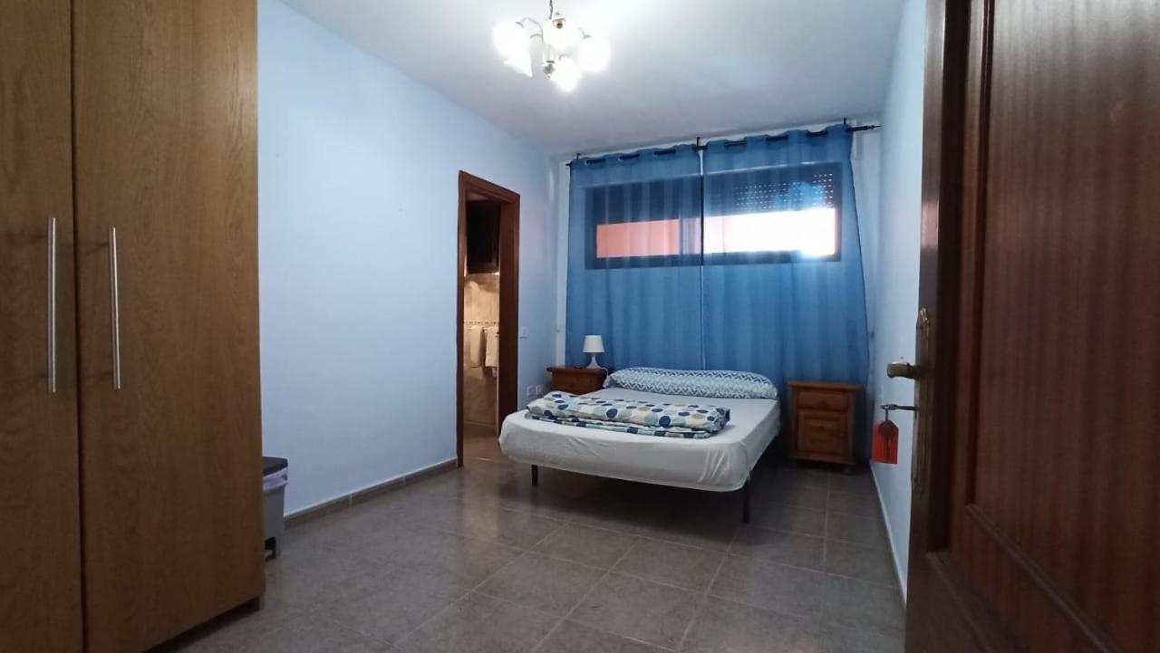 Cristianos Centro, With A Private Bathroom In Shared Homestay *
