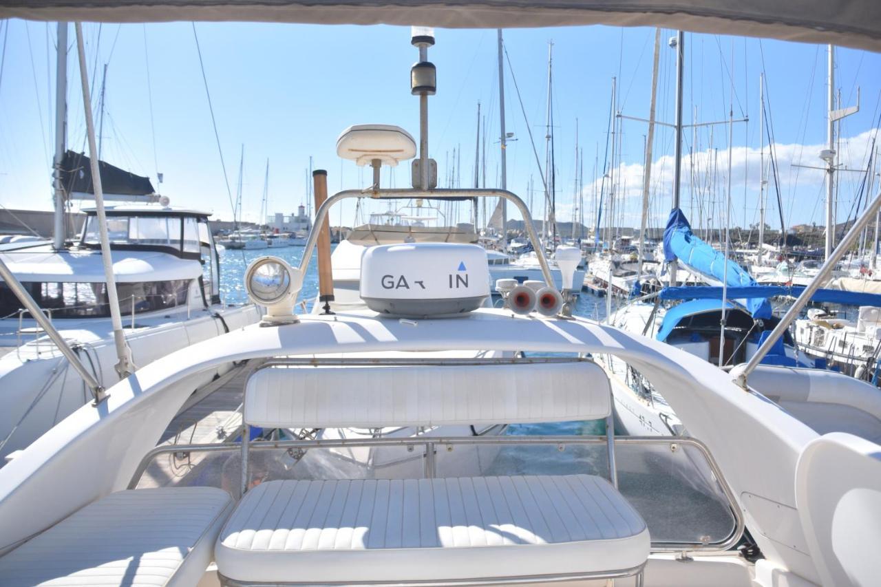 Luxury Yacht Kamikara *