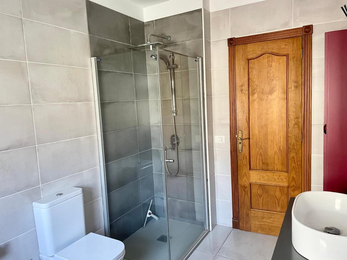 Villa Consuelo - Quiet Location Close To Buzanada