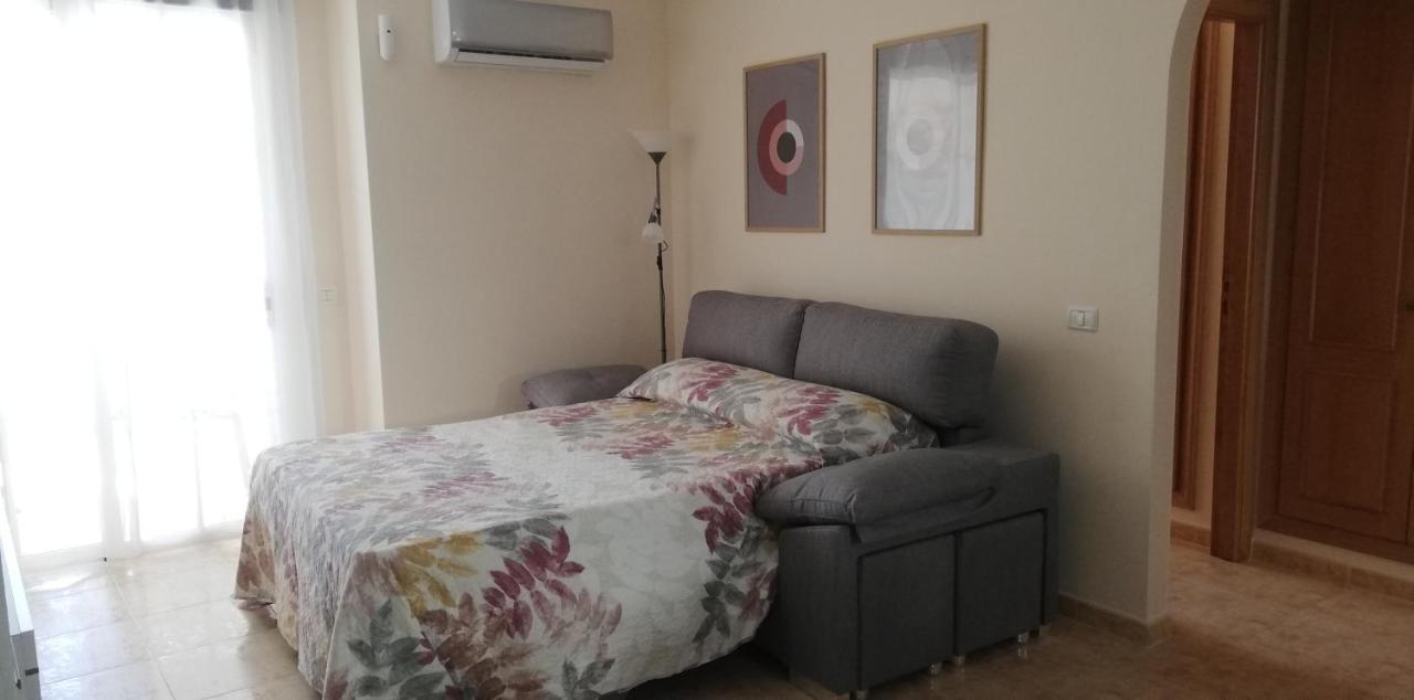 Apartamento Apto Isa: Amplio Y Acogedor Apto De 75m Con Terraza, Aire Acondicionado Y Parking Gratuito *