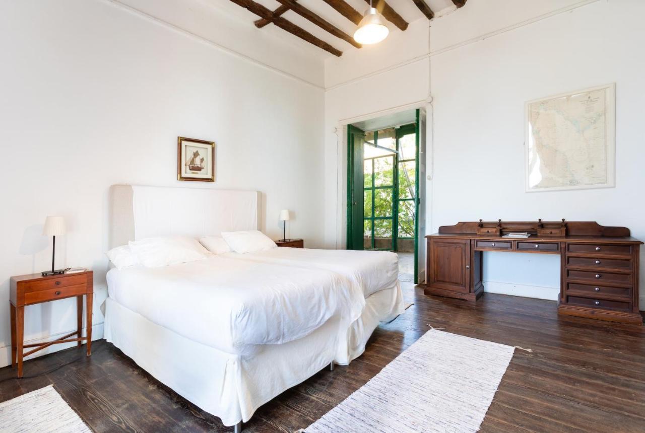 Villa Detached With Garden, Heated And Private Pool, Sea View, Parking Free