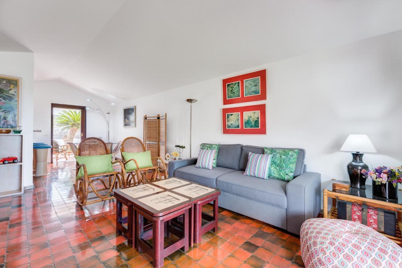 Amplio Chalet En Con Jardin Y Vista Al Mar Chalet *