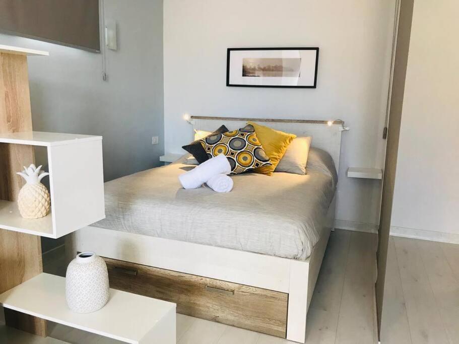 Estudio Con Amplia Terraza En Appartement *