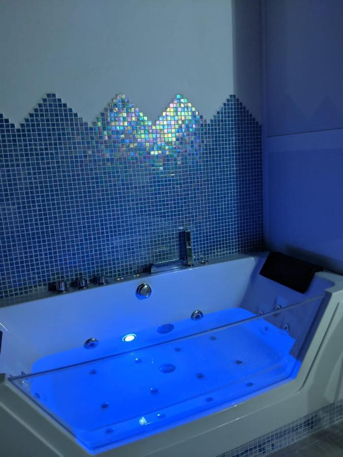 Apartment Jacuzzi Suite, Sueno De Pakito