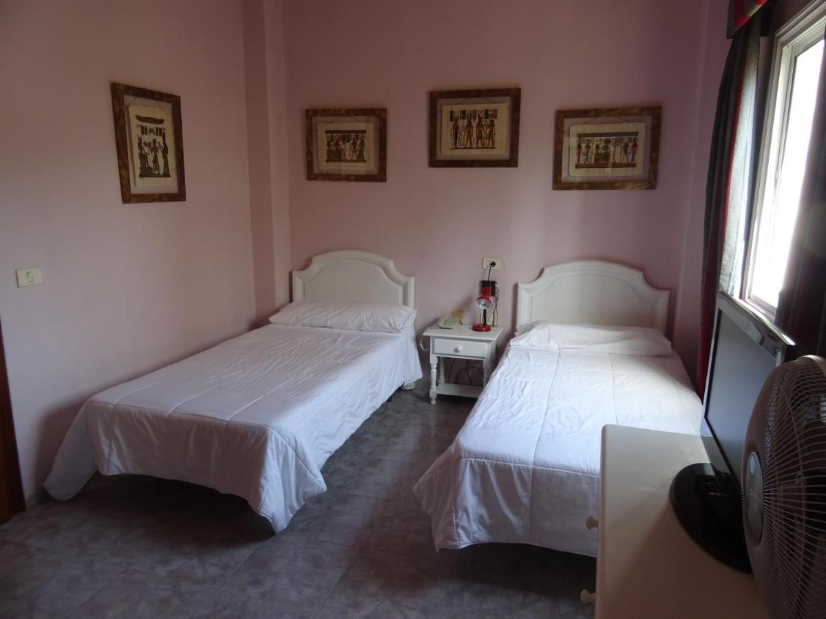 Tanausu Hotel 3*