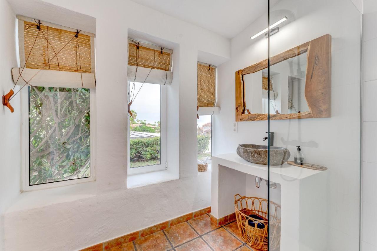 Charming With Private And Heated Pool