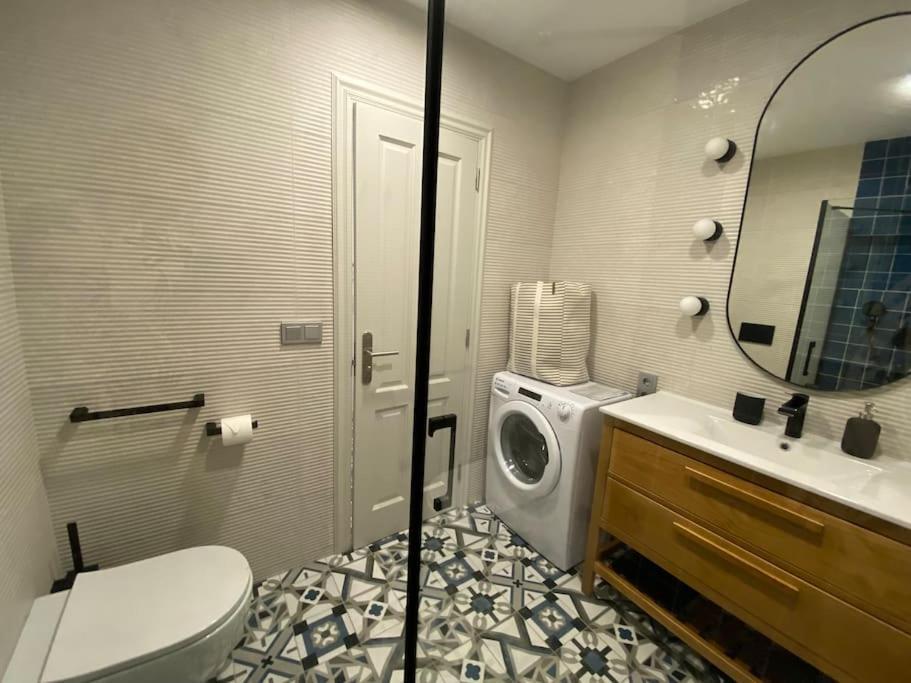 Stylish & Modern 1 Bedroom On Frontline Of Playa Del Duque