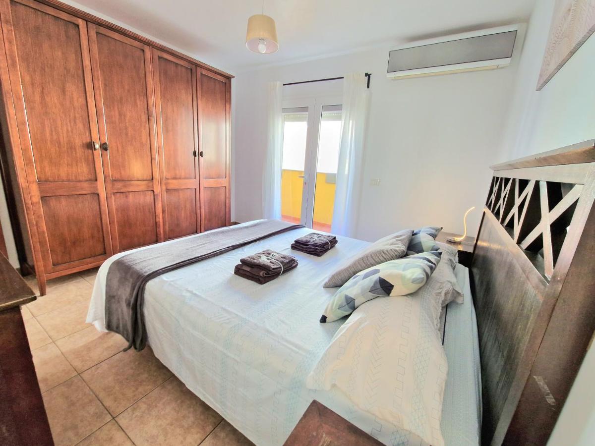 Spacious Chalet Next To The Sea - Airport *