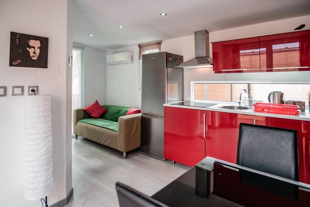 Private Paradise On Cozy Campsite, Jacuzzi, Netflix Appartement *