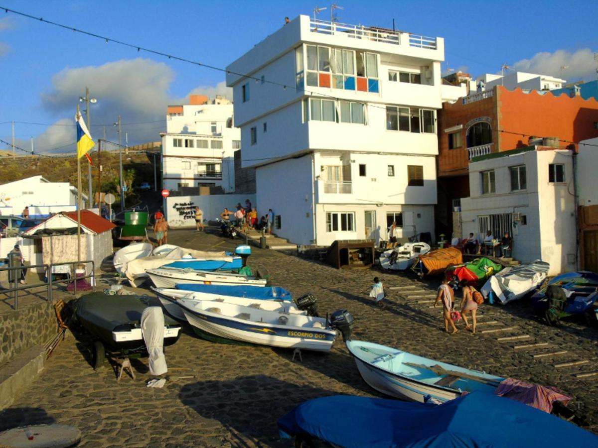 Villa-sleeps4-parking-garden-pool-nearairport Villa La Laguna (Tenerife)
