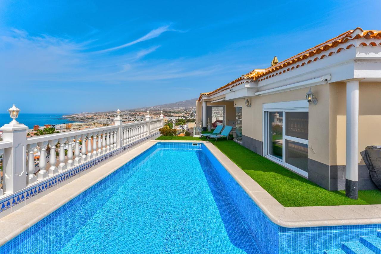 Villa Marina Luxury Sea View Private Pool & Garden -