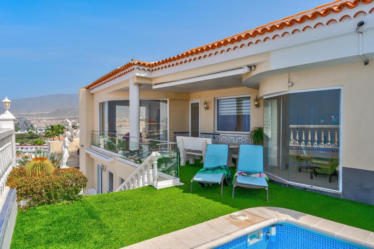 Villa Marina Luxury Sea View Private Pool & Garden -