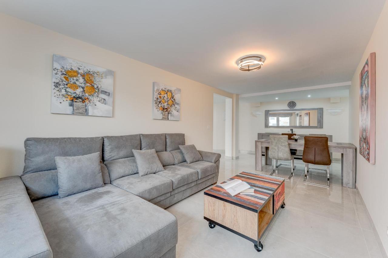 Villa Marina Luxury Sea View Private Pool & Garden -