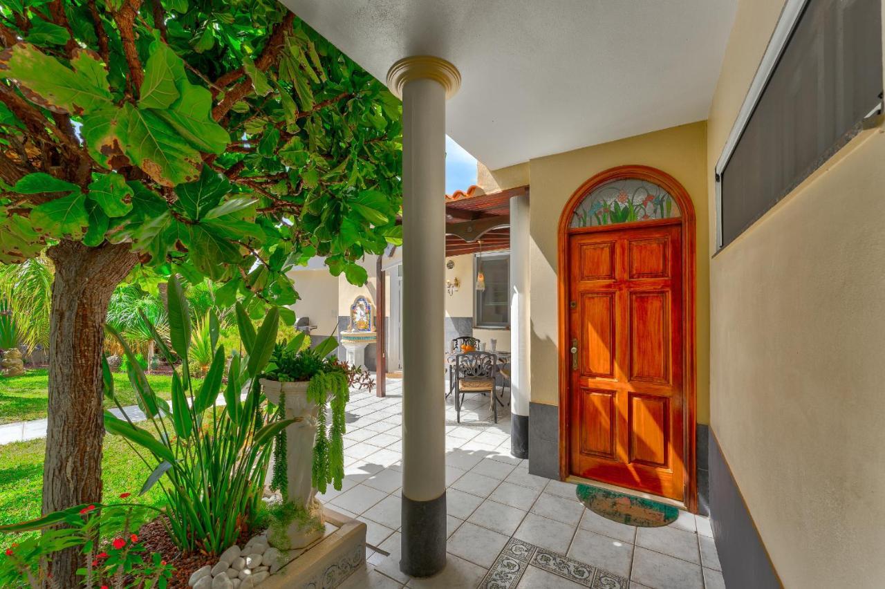 Villa Marina Luxury Sea View Private Pool & Garden -