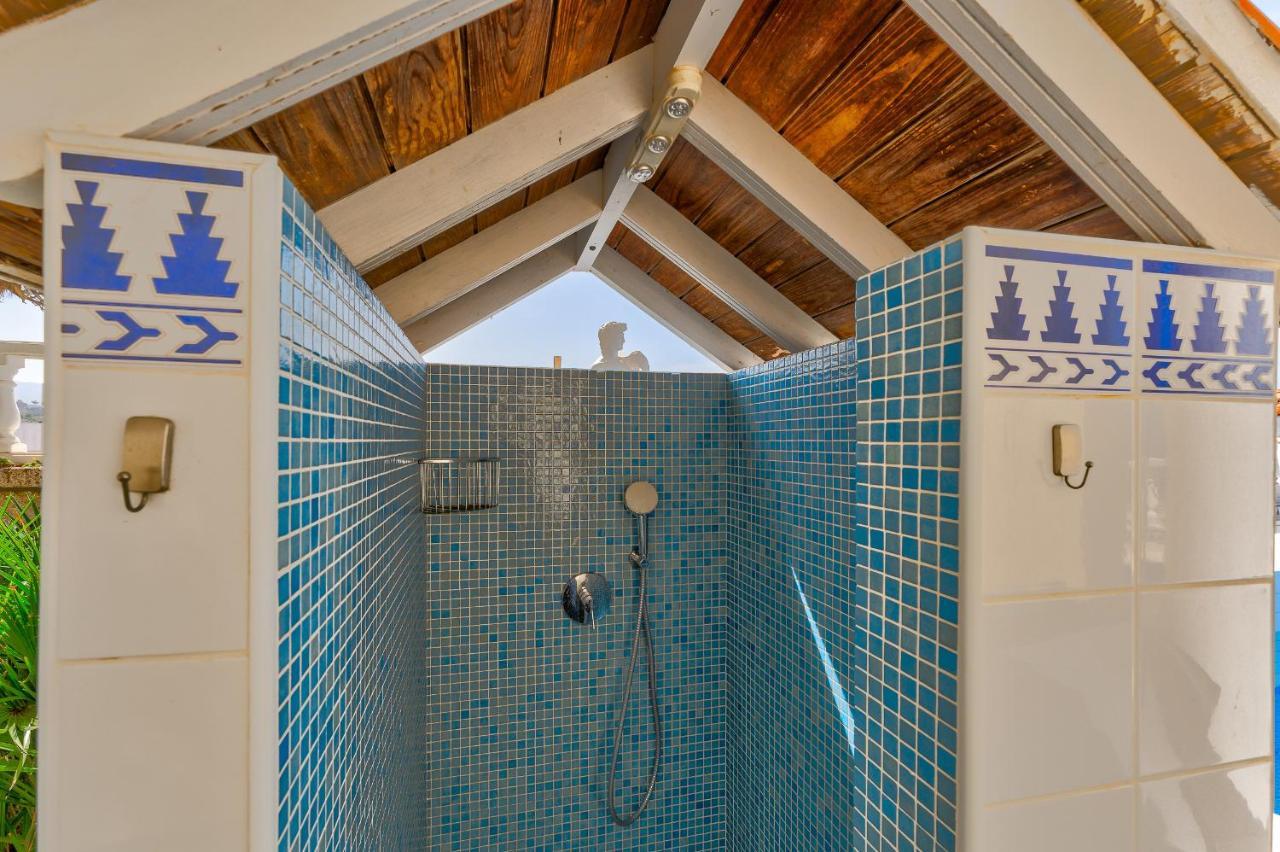 Villa Marina Luxury Sea View Private Pool & Garden -
