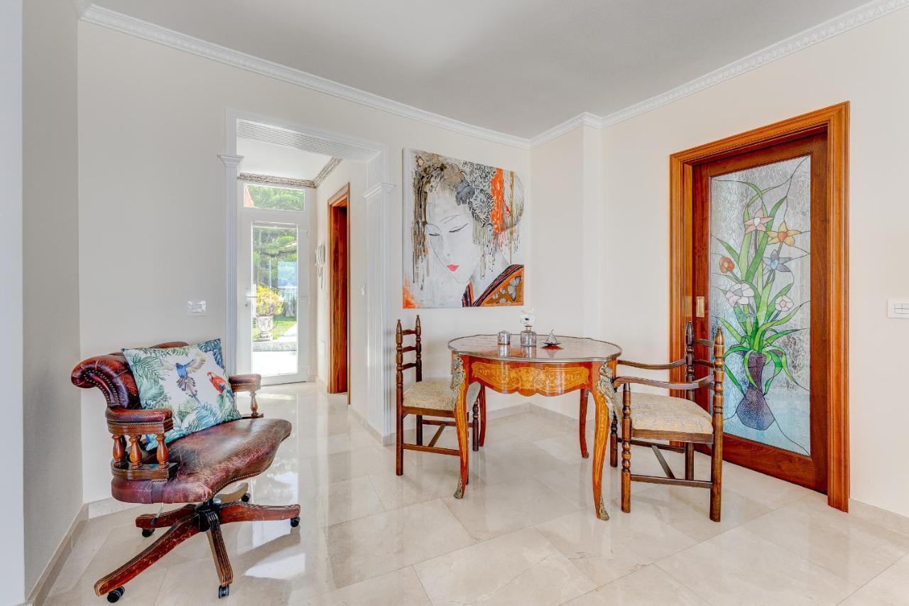 Marina Luxury Sea View Private Pool & Garden -