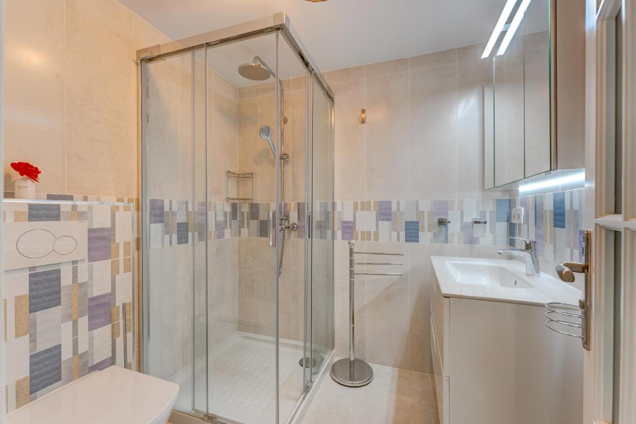 Marina Luxury Sea View Private Pool & Garden -