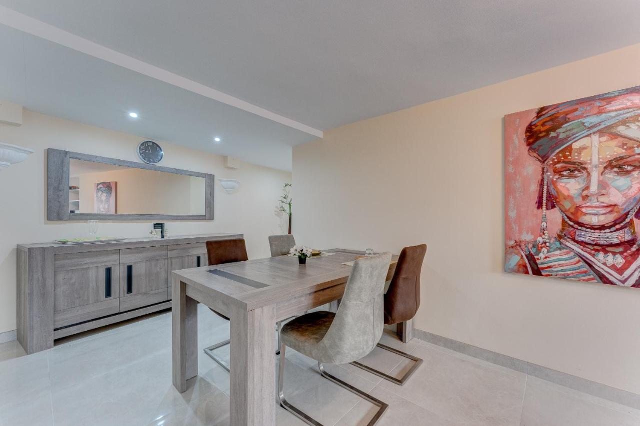 Villa Marina Luxury Sea View Private Pool & Garden -