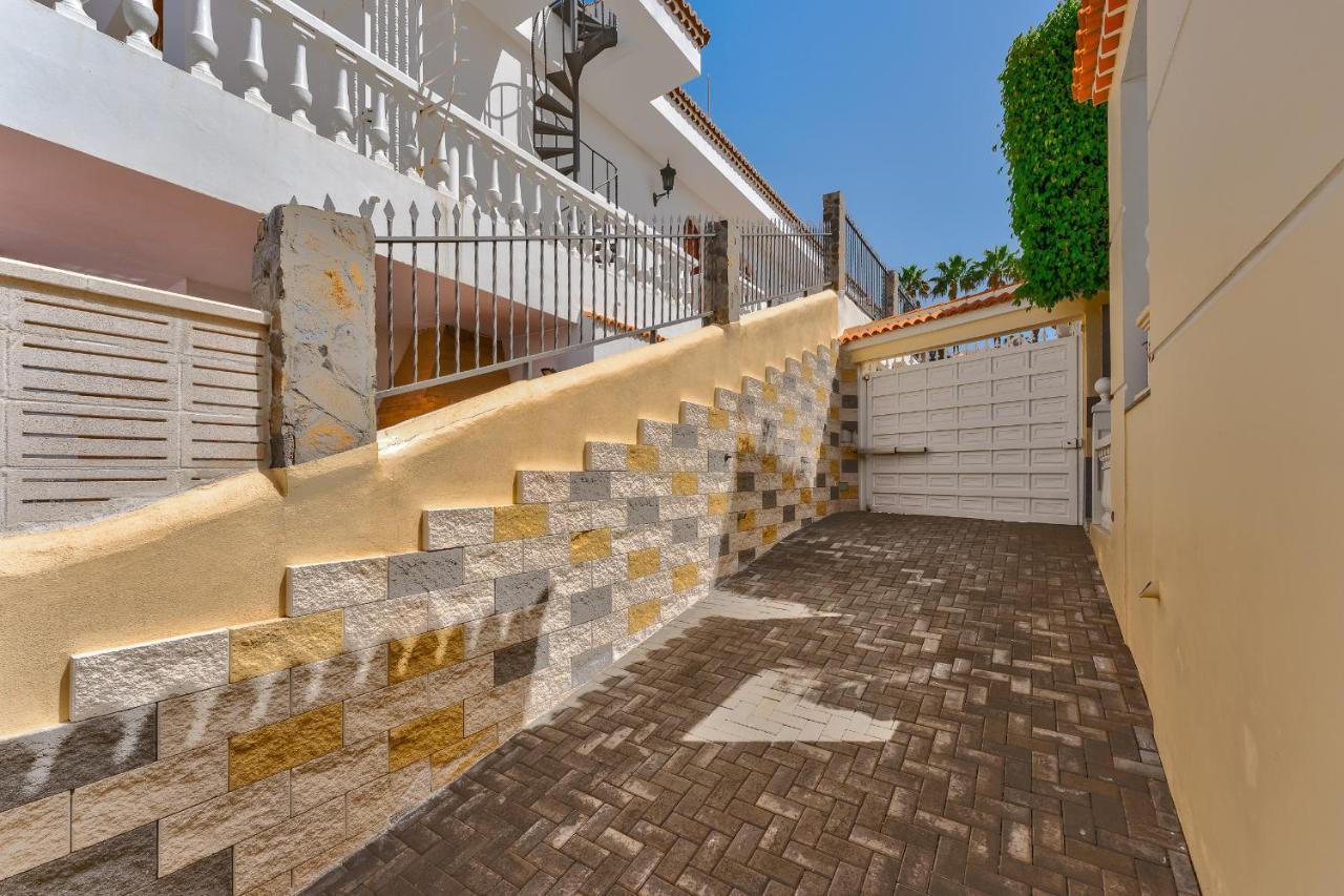 Marina Luxury Sea View Private Pool & Garden - Villa