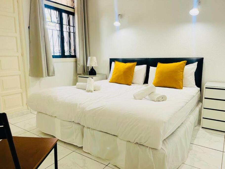 Comfy With Large Terrace Five Minutes From Ocean *