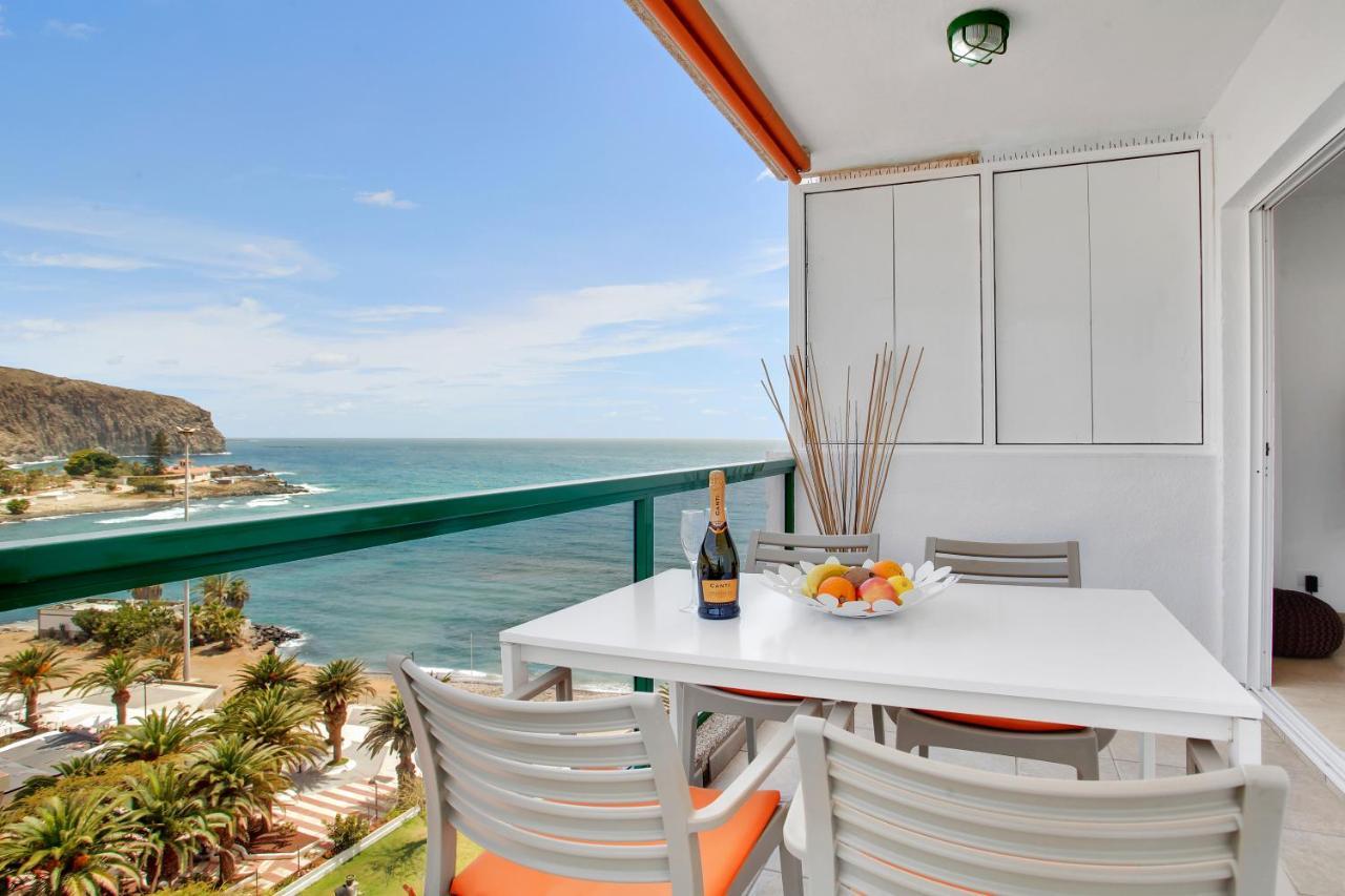 Stunning Holidays, Large Terrace On The Sea Apartment *