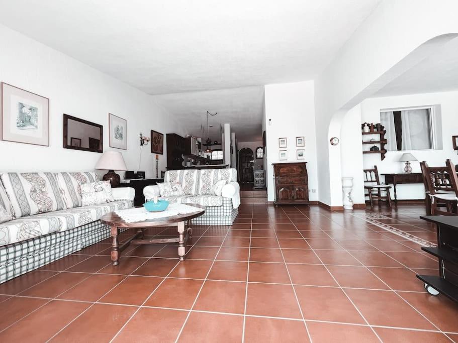Apartment Charming Spanish Style Bungalow, Bbq,wf,terrace Mir09 *
