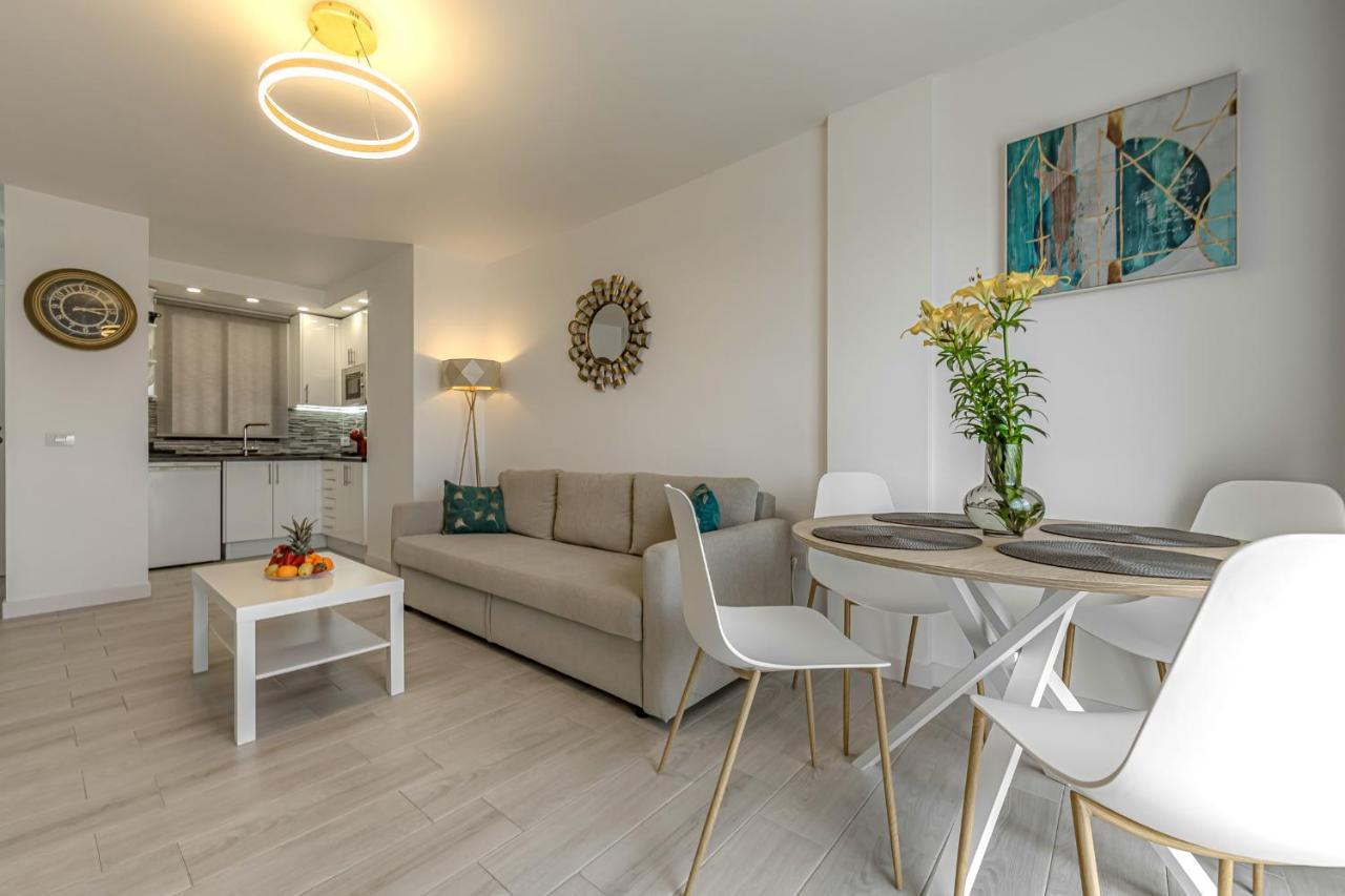 Apartamento Newly Reformed With Sea View And Pool, Near The Beach, In Playa De Americas *