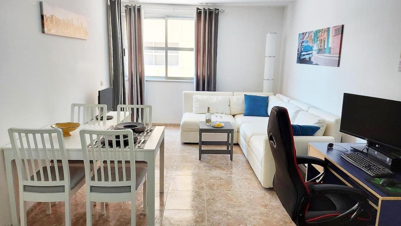 Modern And Centric With Air Conditioning - By Tenerifehints * El Medano (Tenerife)