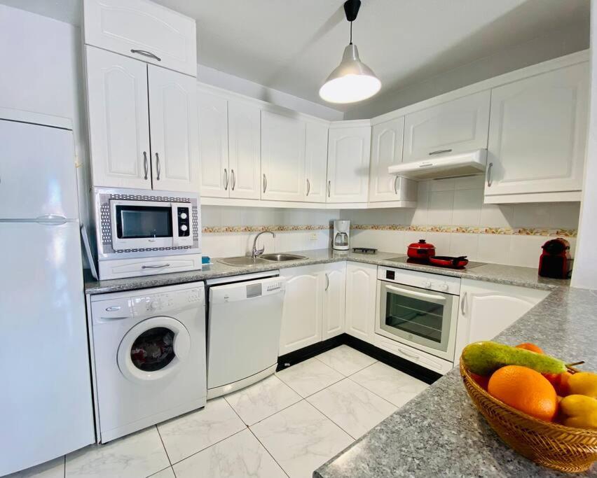 Apartment Comfy With Large Terrace Five Minutes From Ocean Los Cristianos (Tenerife)