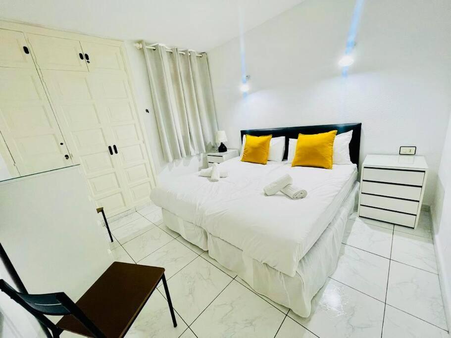 Comfy With Large Terrace Five Minutes From Ocean *