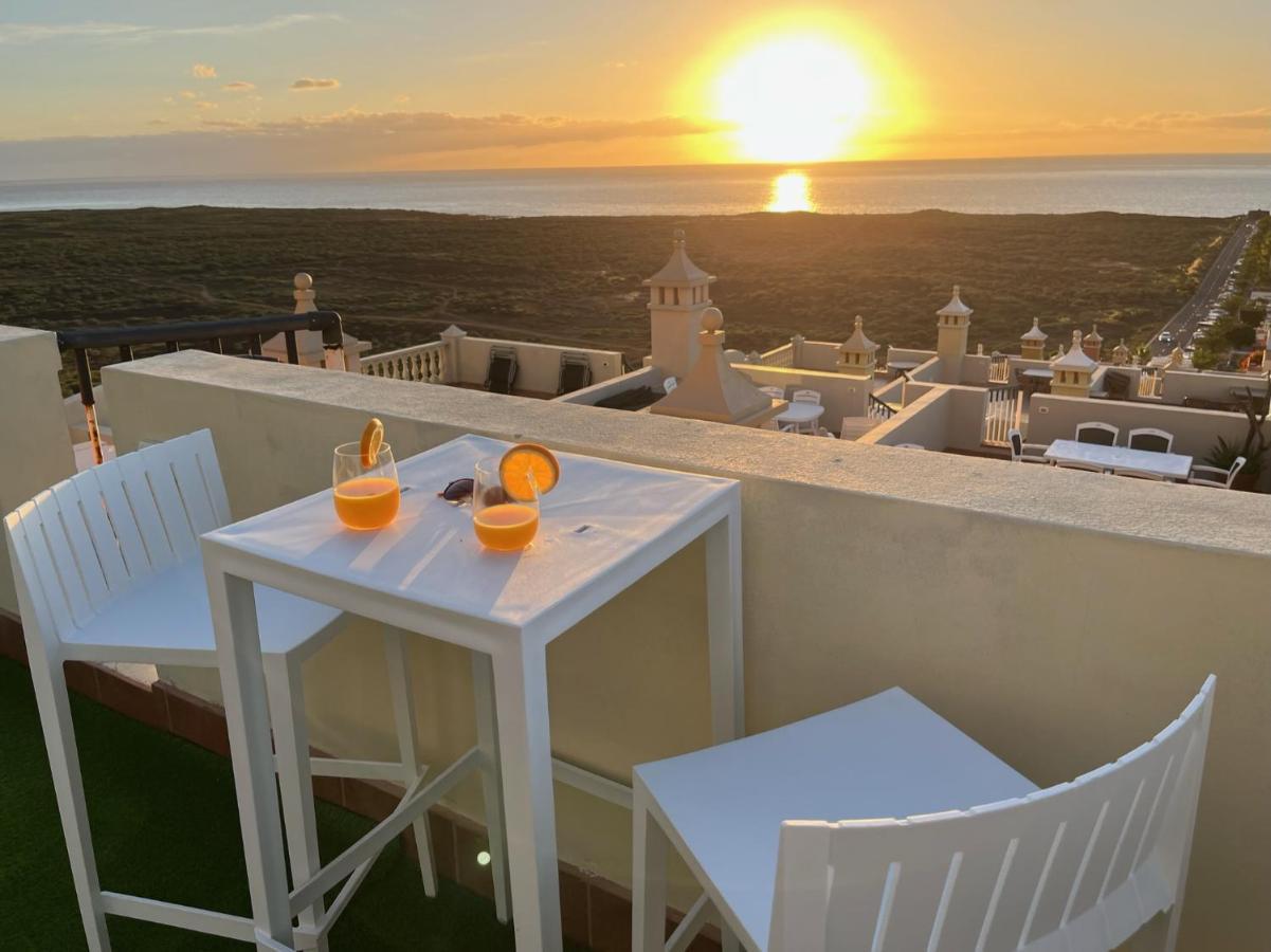 Penthouse With Great Sea View And Natural Reserve - Magnificent Swimming Pool - Calm And Bright