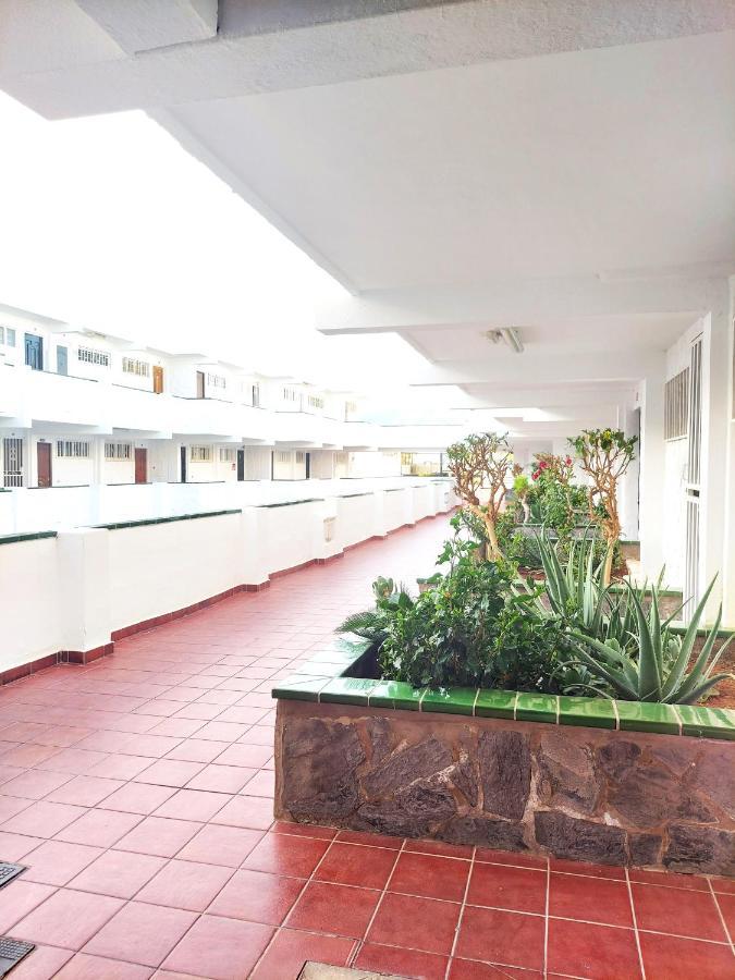 Blu Apartment, Wifi Free Pool View Holiday home *