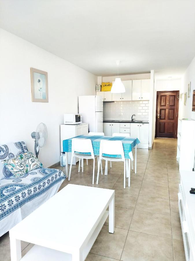 Blu Apartment, Wifi Free Pool View Holiday home Costa Del Silencio
