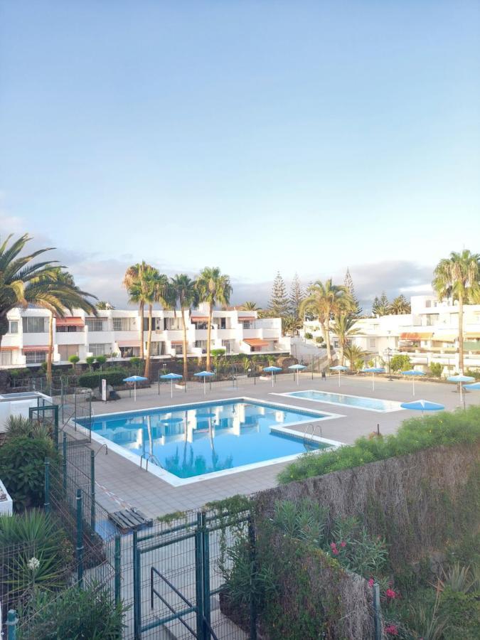 Blu Apartment, Wifi Free Pool View Holiday home *