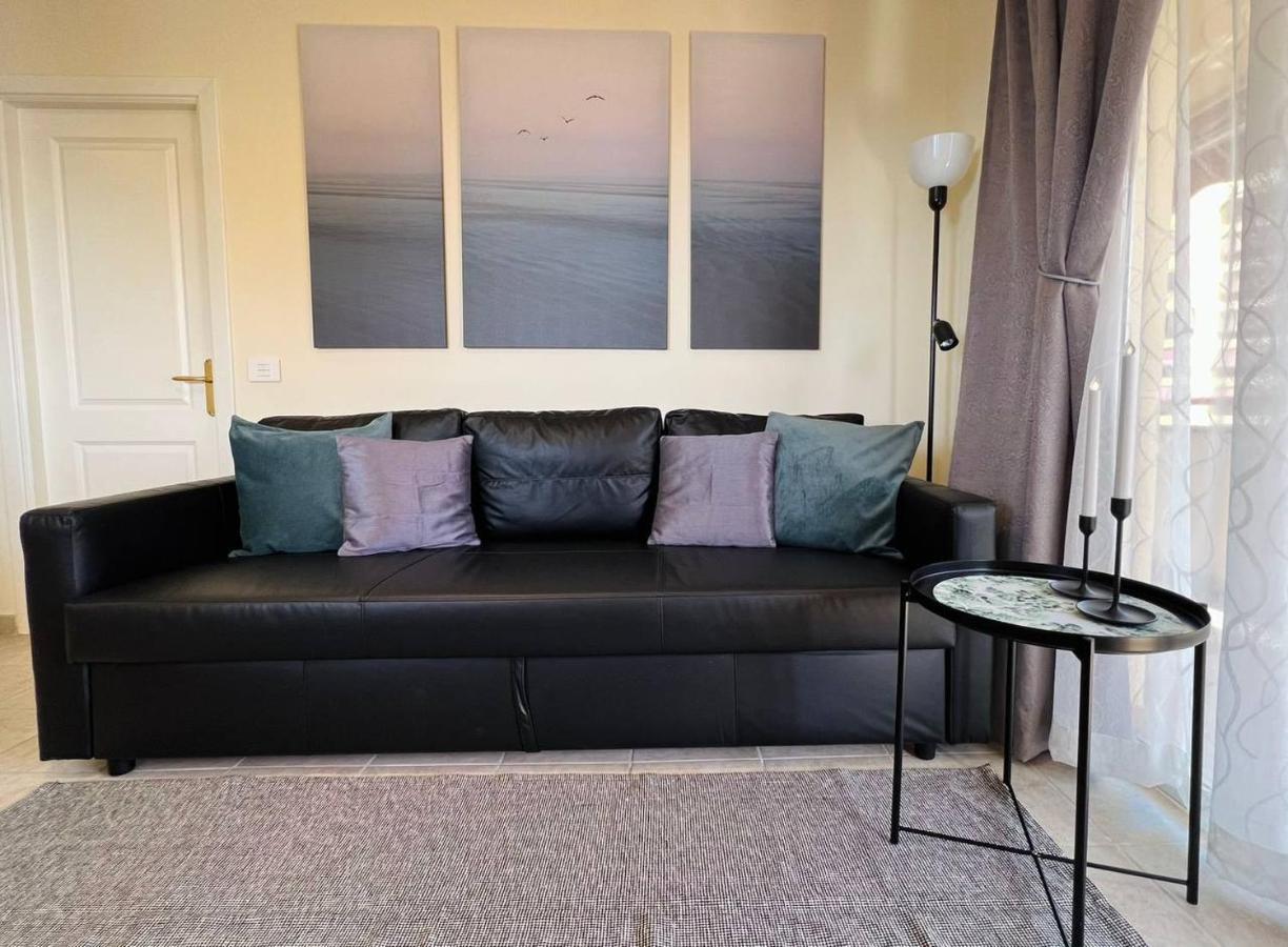 Cozy Beachfront Flat With Pool & Panoramic Sea View Terrace *