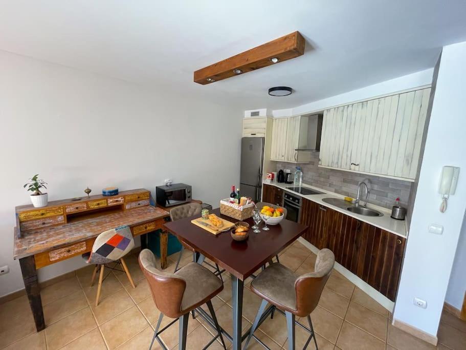 Cozy With Large Terrace Next To The Pool Apartment La Tejita