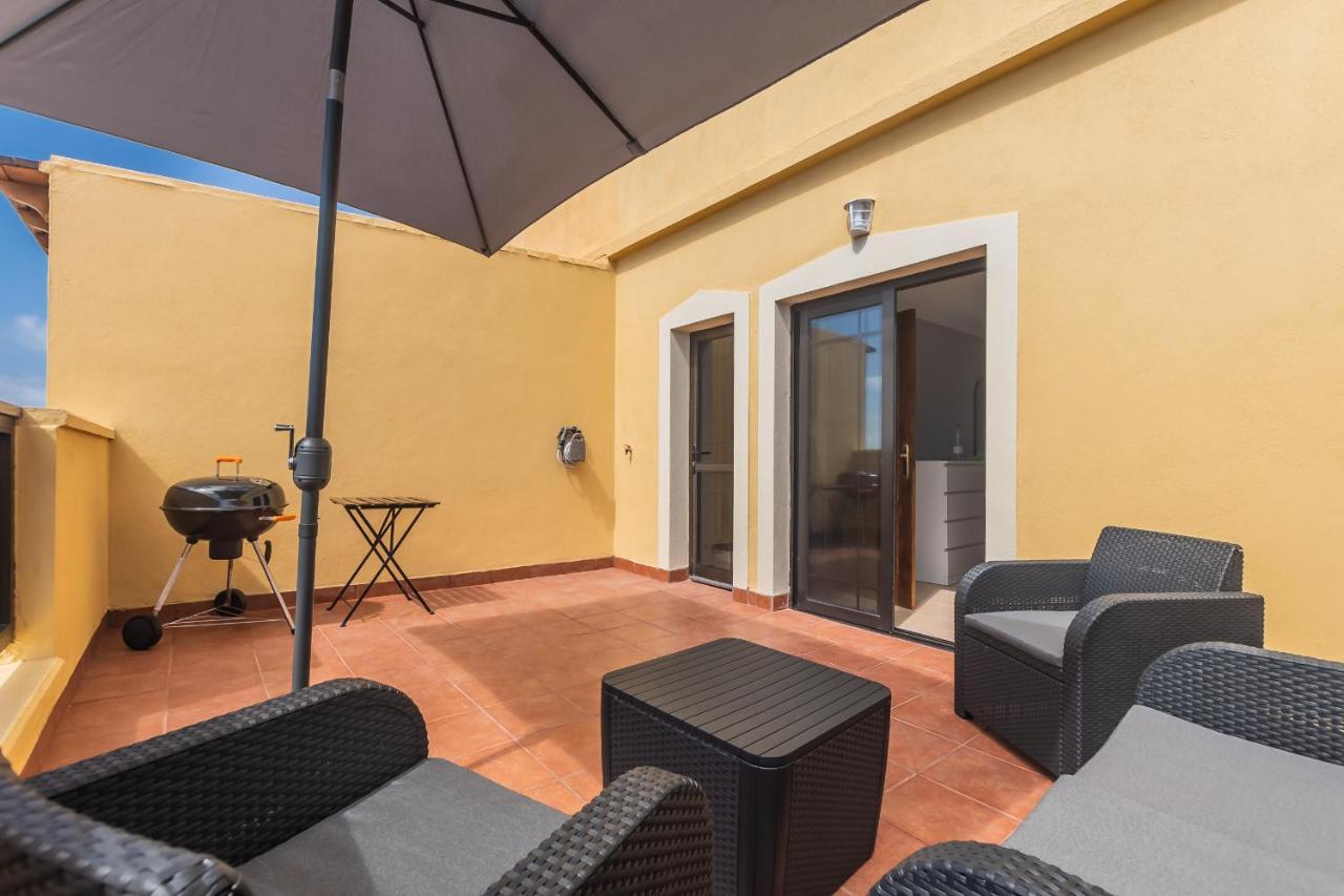 Stunning Sea Views Private Terrace House *