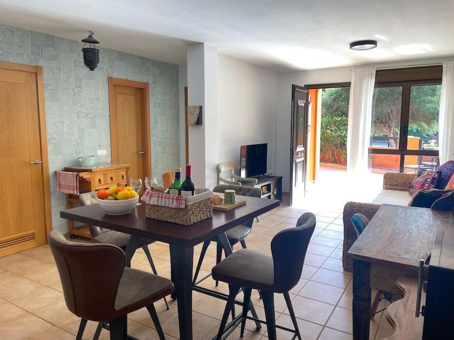 Cozy With Large Terrace Next To The Pool * La Tejita