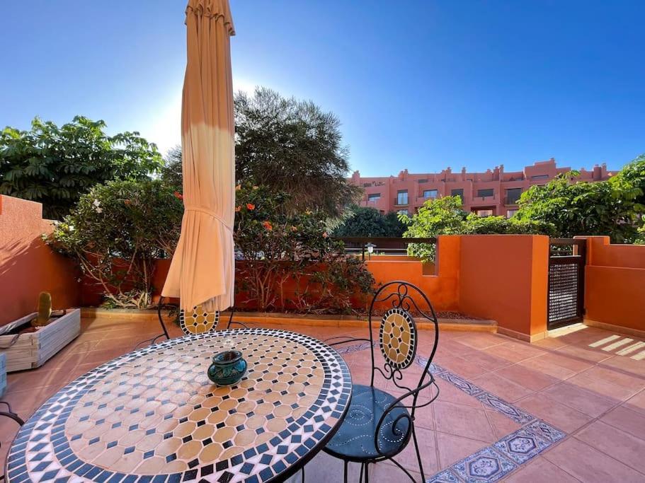 Cozy With Large Terrace Next To The Pool *
