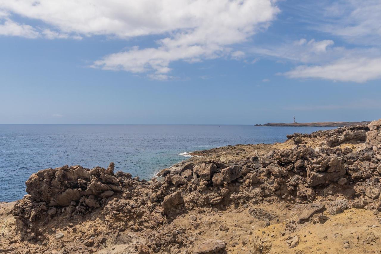 Stunning Sea Views Private Terrace House Сasa de vacaciones *