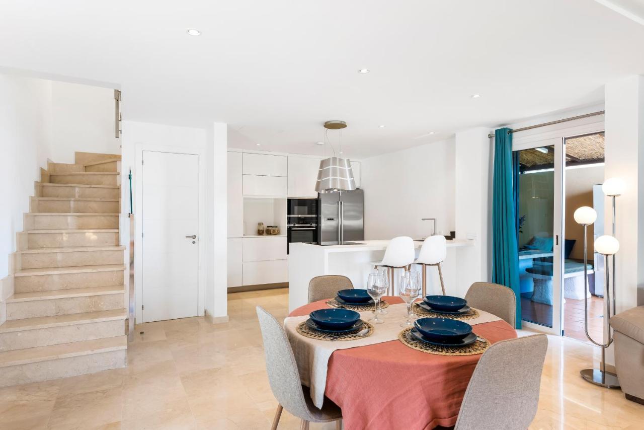 With Private Pool And Workspace Candelaria