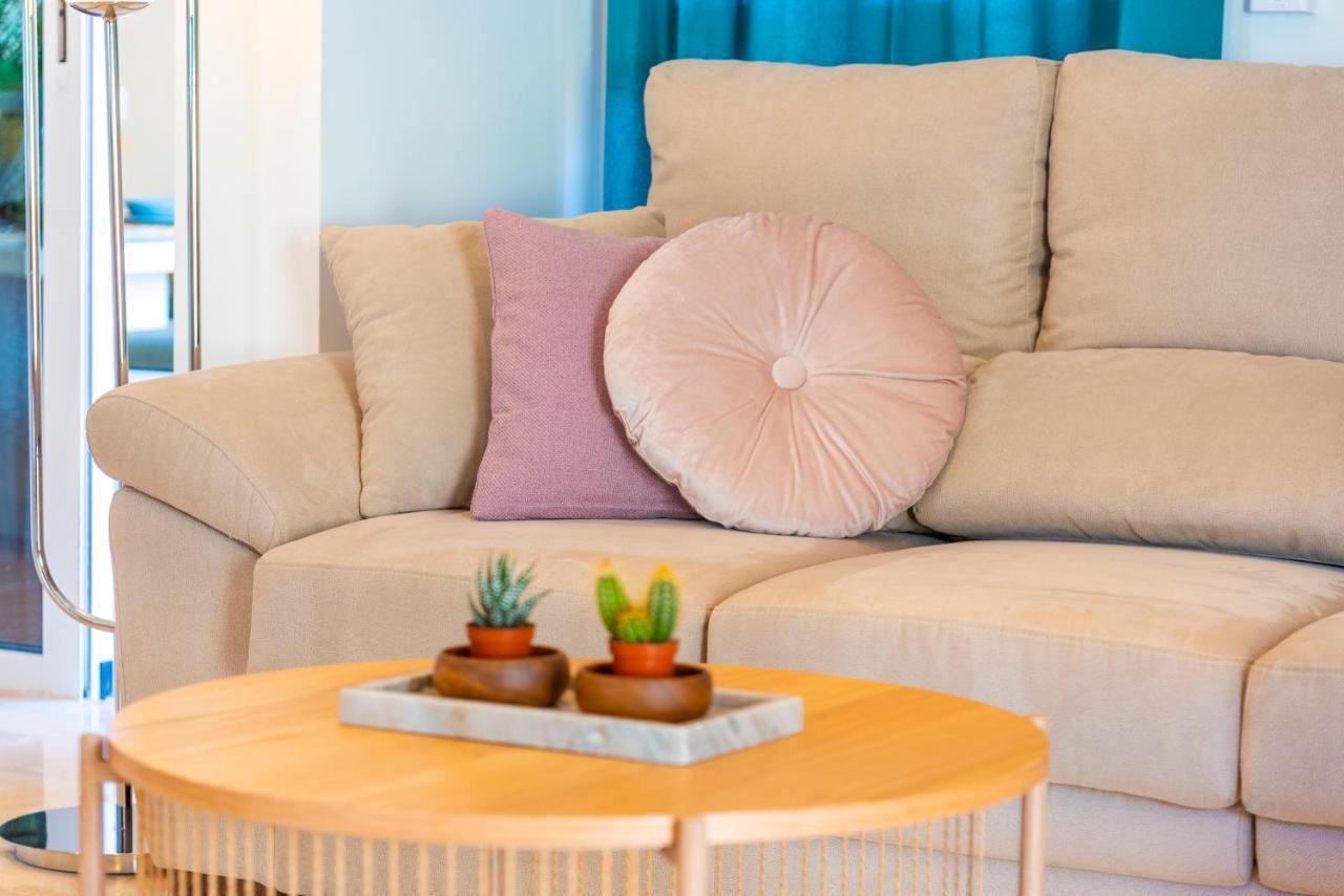 With Private Pool And Workspace * Candelaria