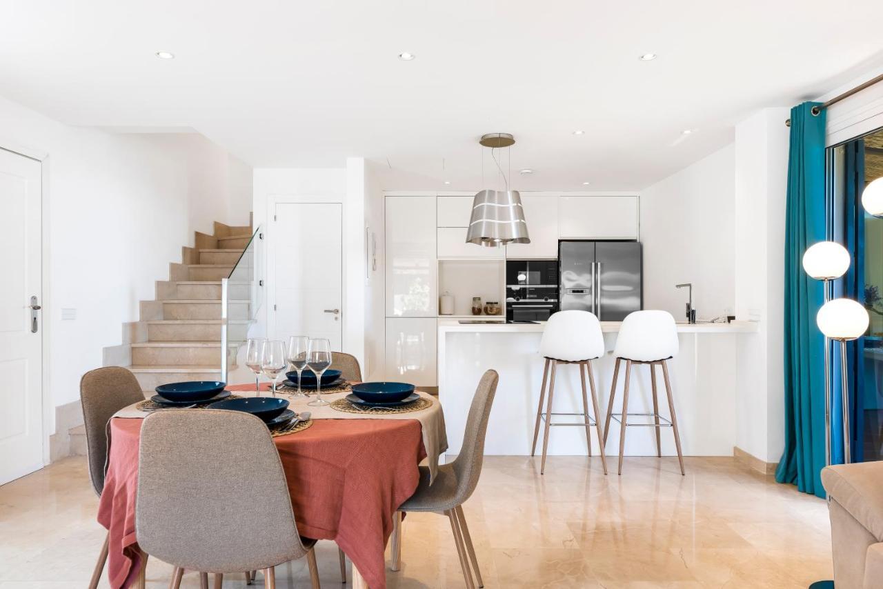 Villa With Private Pool And Workspace