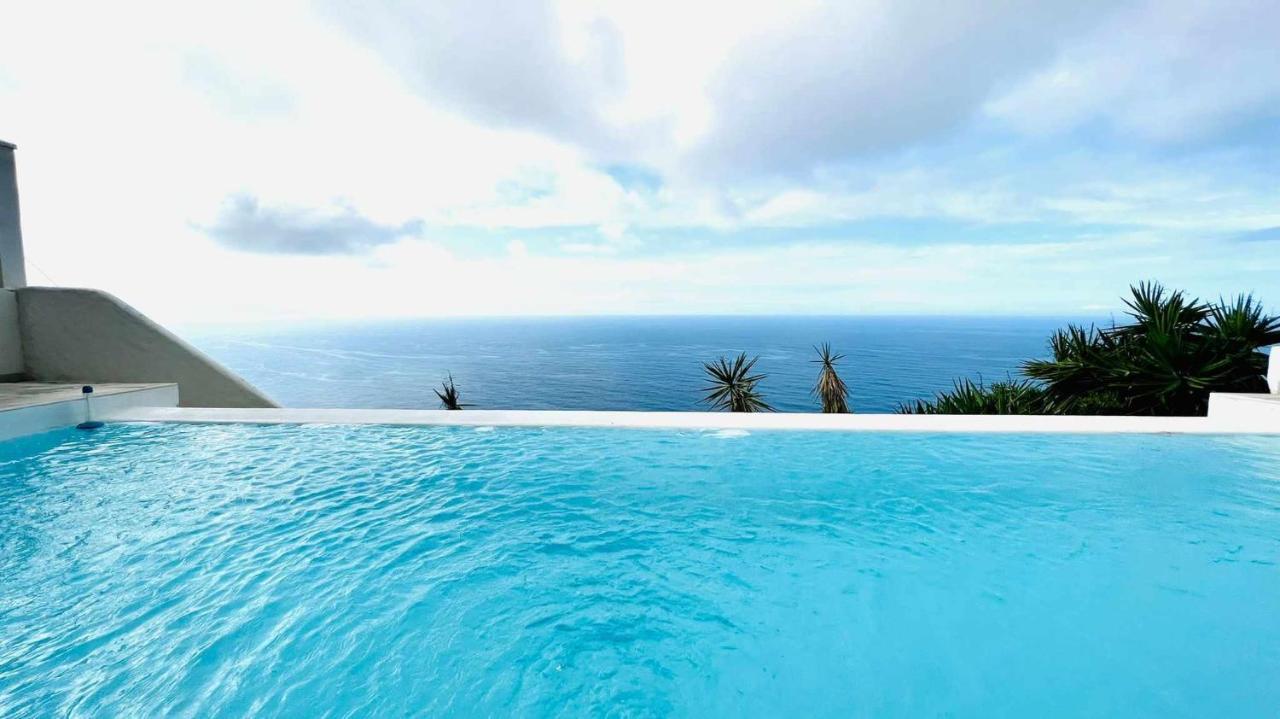 The Cliff Casa Marag Villa *