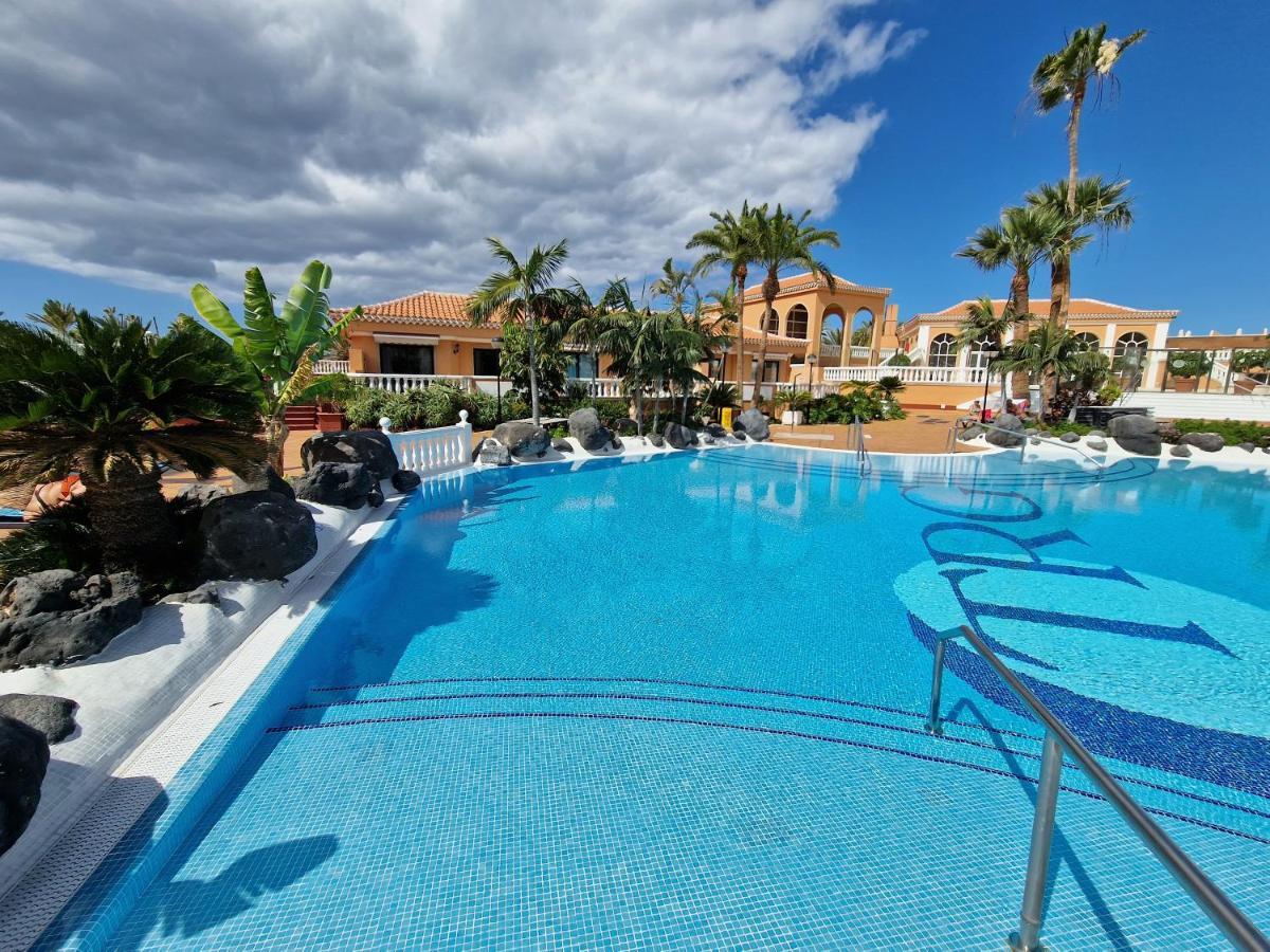 Exclusive Penthouse: Beachfront Oasis With Heated Pool