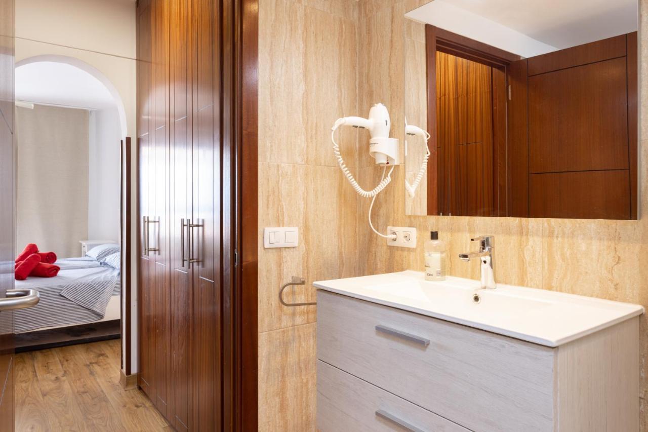 Exclusive Penthouse: Beachfront Oasis With Heated Pool
