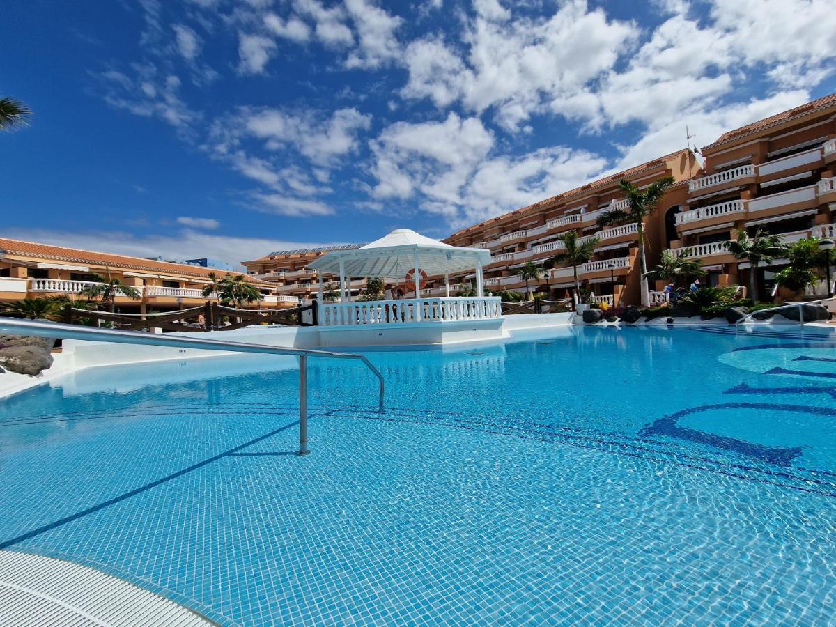 Exclusive Penthouse: Beachfront Oasis With Heated Pool
