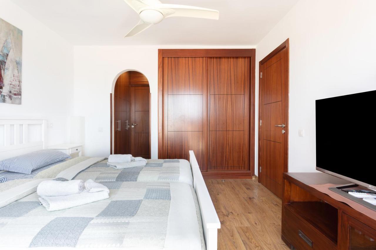 Exclusive Penthouse: Beachfront Oasis With Heated Pool